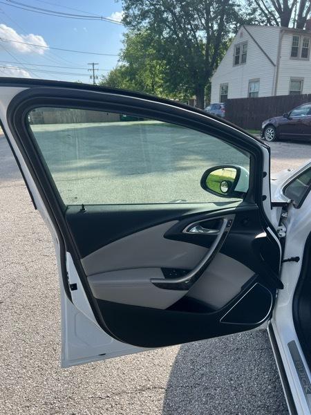 Buick Verano Base 2016
