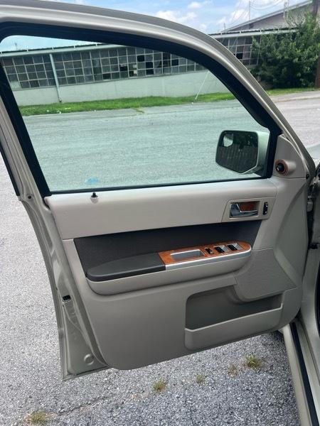 Mercury Mariner Premier I4 2WD 2011