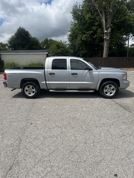 Dodge Dakota SLT Crew Cab 4WD 2011