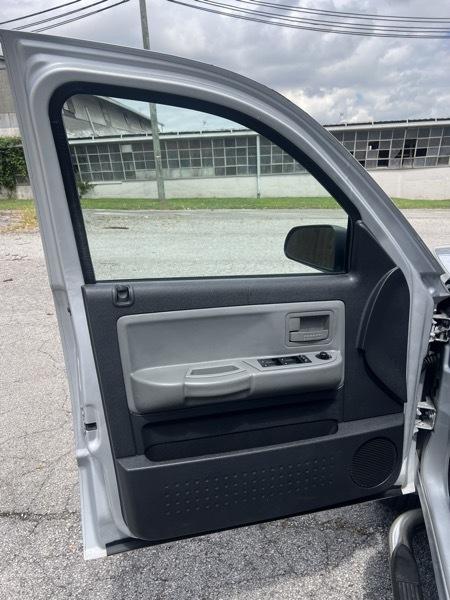 Dodge Dakota SLT Crew Cab 4WD 2011