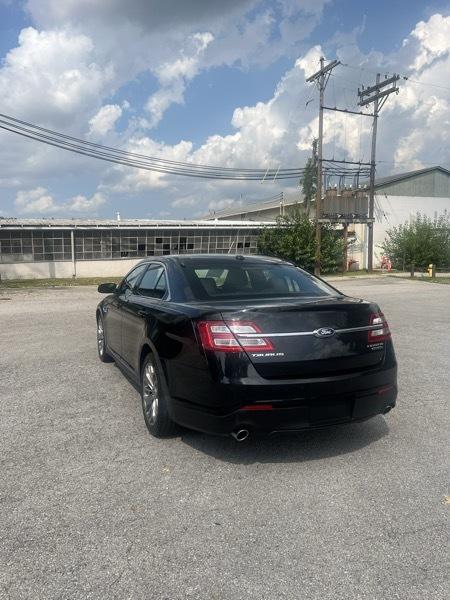 Ford Taurus Limited FWD 2014