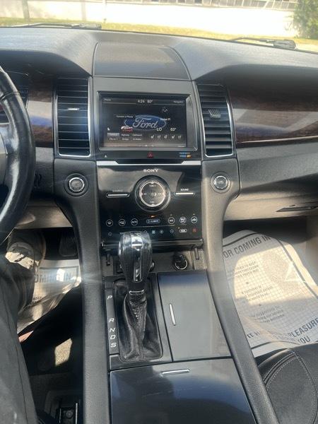 Ford Taurus Limited FWD 2014