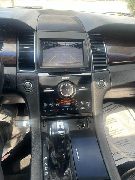 Ford Taurus Limited FWD 2014