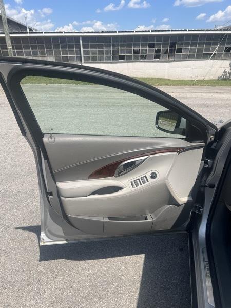 Buick LaCrosse CX 2010