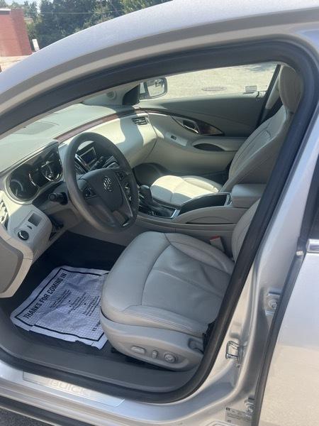 Buick LaCrosse CX 2010