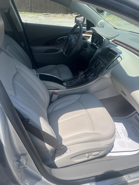 Buick LaCrosse CX 2010