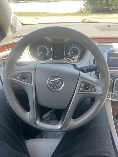 Buick LaCrosse CX 2010