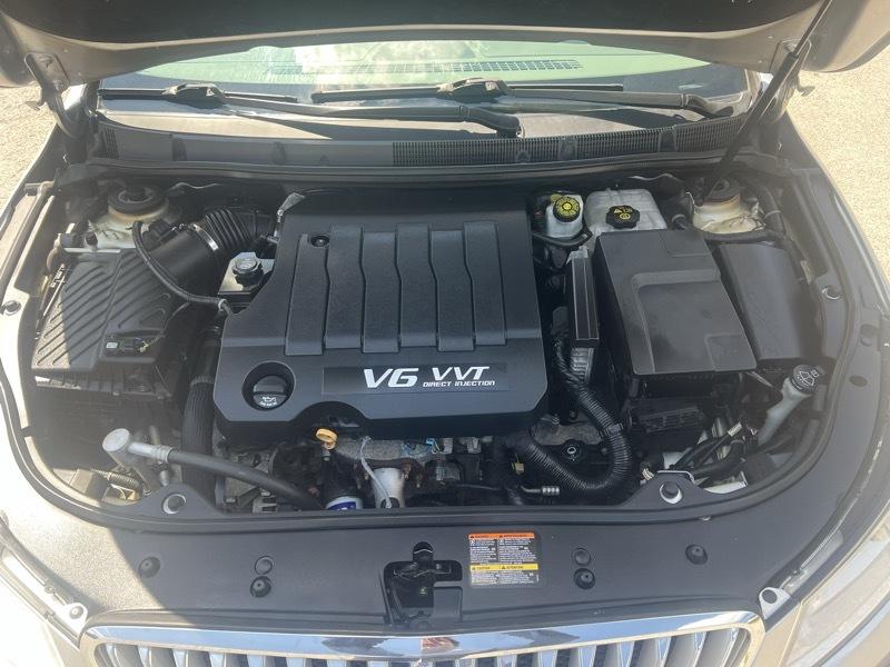 Buick LaCrosse CX 2010
