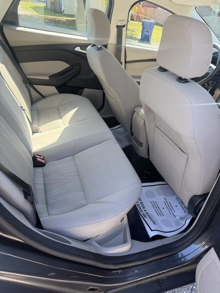 Ford Focus SE Sedan 2015