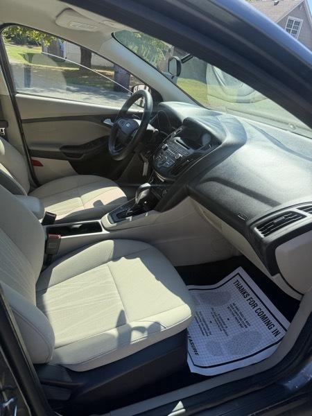 Ford Focus SE Sedan 2015