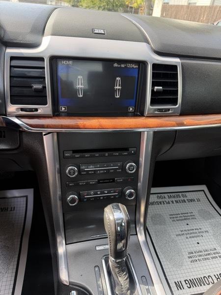 Lincoln MKZ FWD 2011