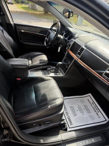 Lincoln MKZ FWD 2011