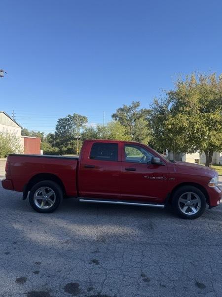RAM 1500 ST Crew Cab 4WD 2012