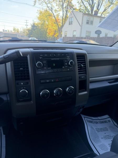 RAM 1500 ST Crew Cab 4WD 2012