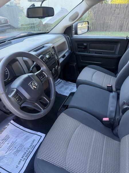 RAM 1500 ST Crew Cab 4WD 2012