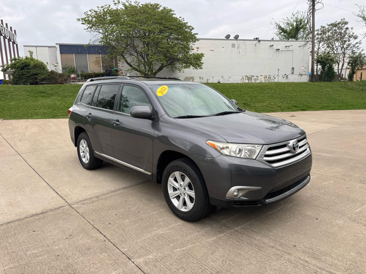 Toyota Highlander Base 4WD 2013