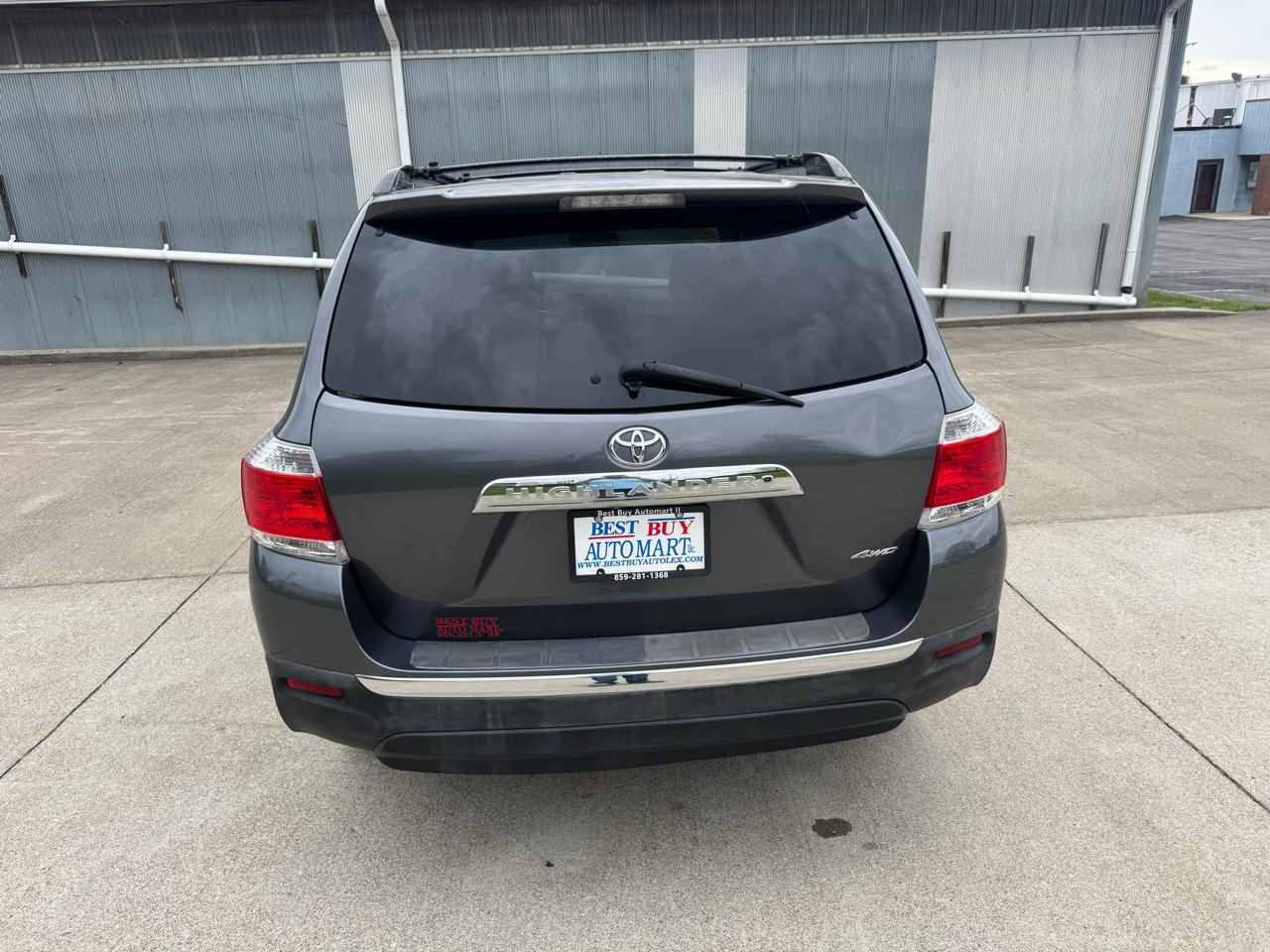 Toyota Highlander Base 4WD 2013