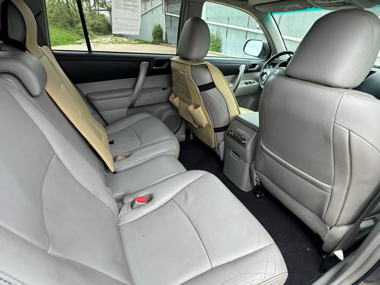 Toyota Highlander Base 4WD 2013