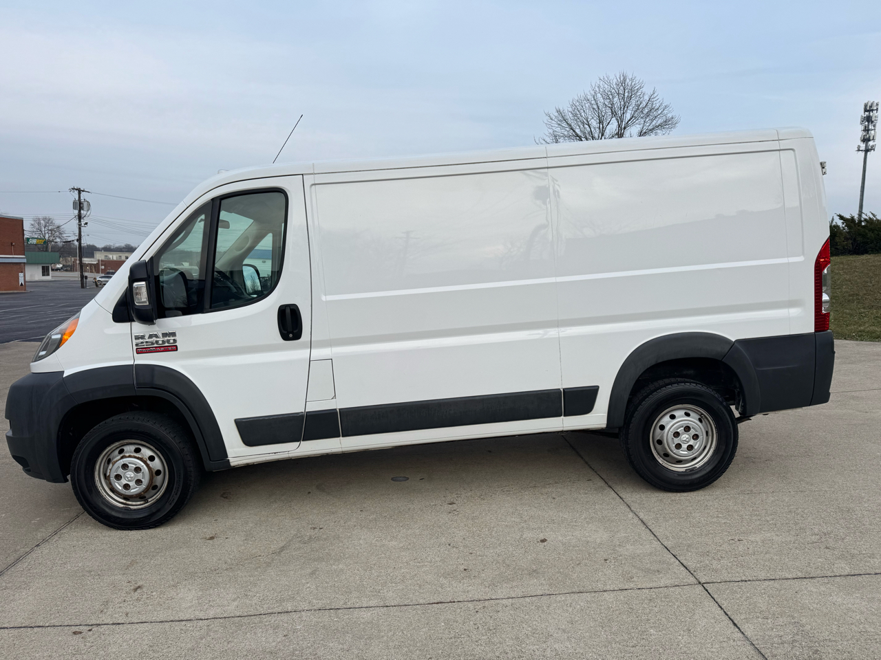 RAM Promaster 1500 Low Roof Tradesman 136-in. WB 2018