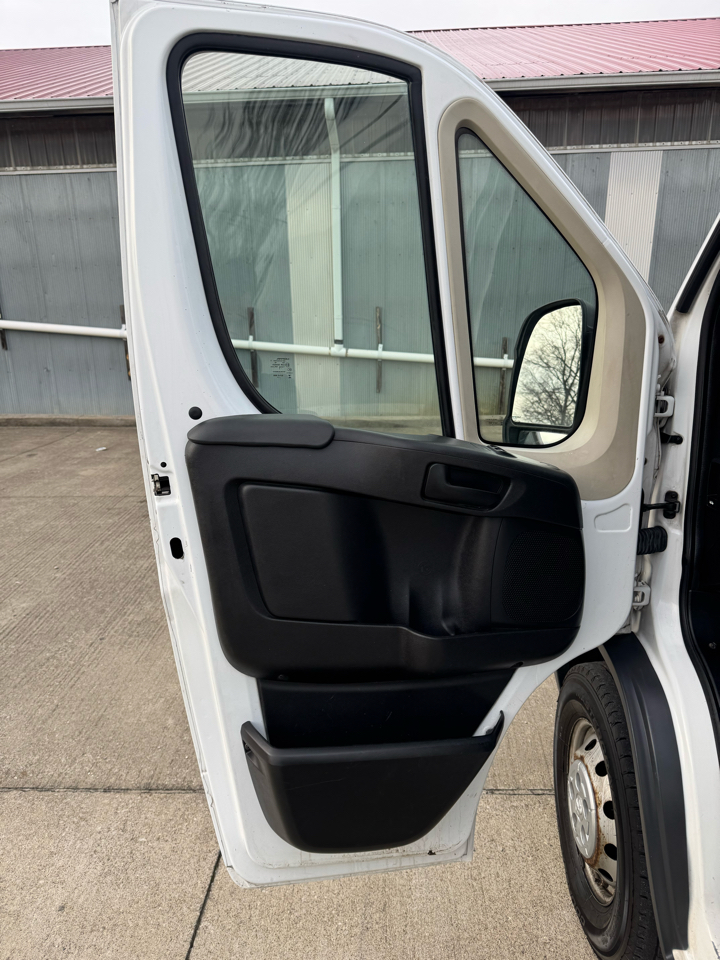 RAM Promaster 1500 Low Roof Tradesman 136-in. WB 2018