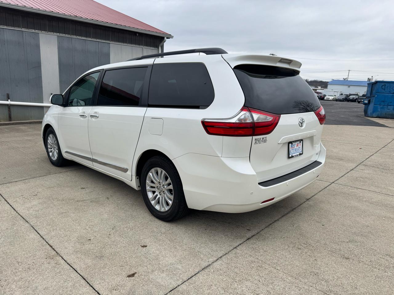 Toyota Sienna Limited Premium 7-Passenger 2017