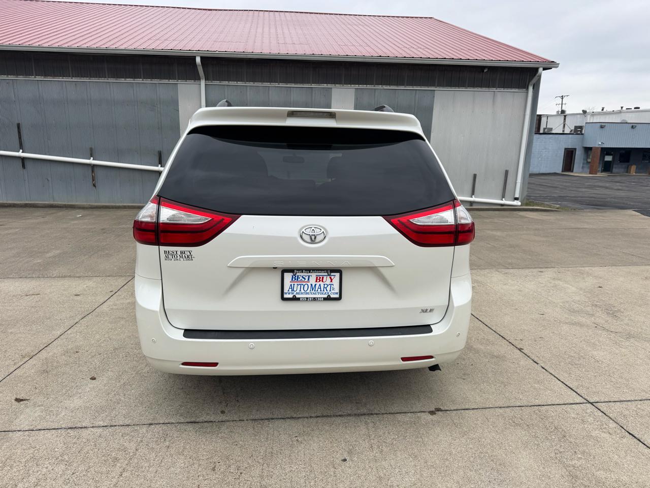 Toyota Sienna Limited Premium 7-Passenger 2017