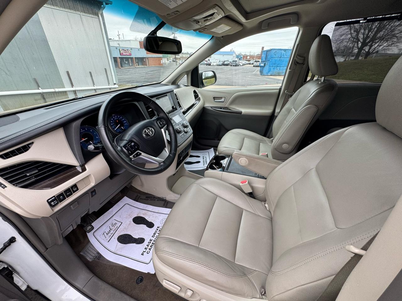 Toyota Sienna Limited Premium 7-Passenger 2017