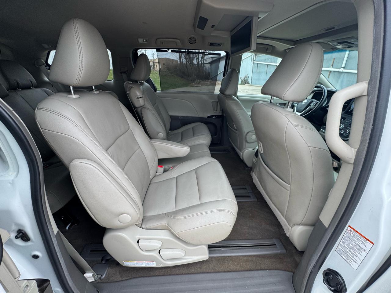 Toyota Sienna Limited Premium 7-Passenger 2017