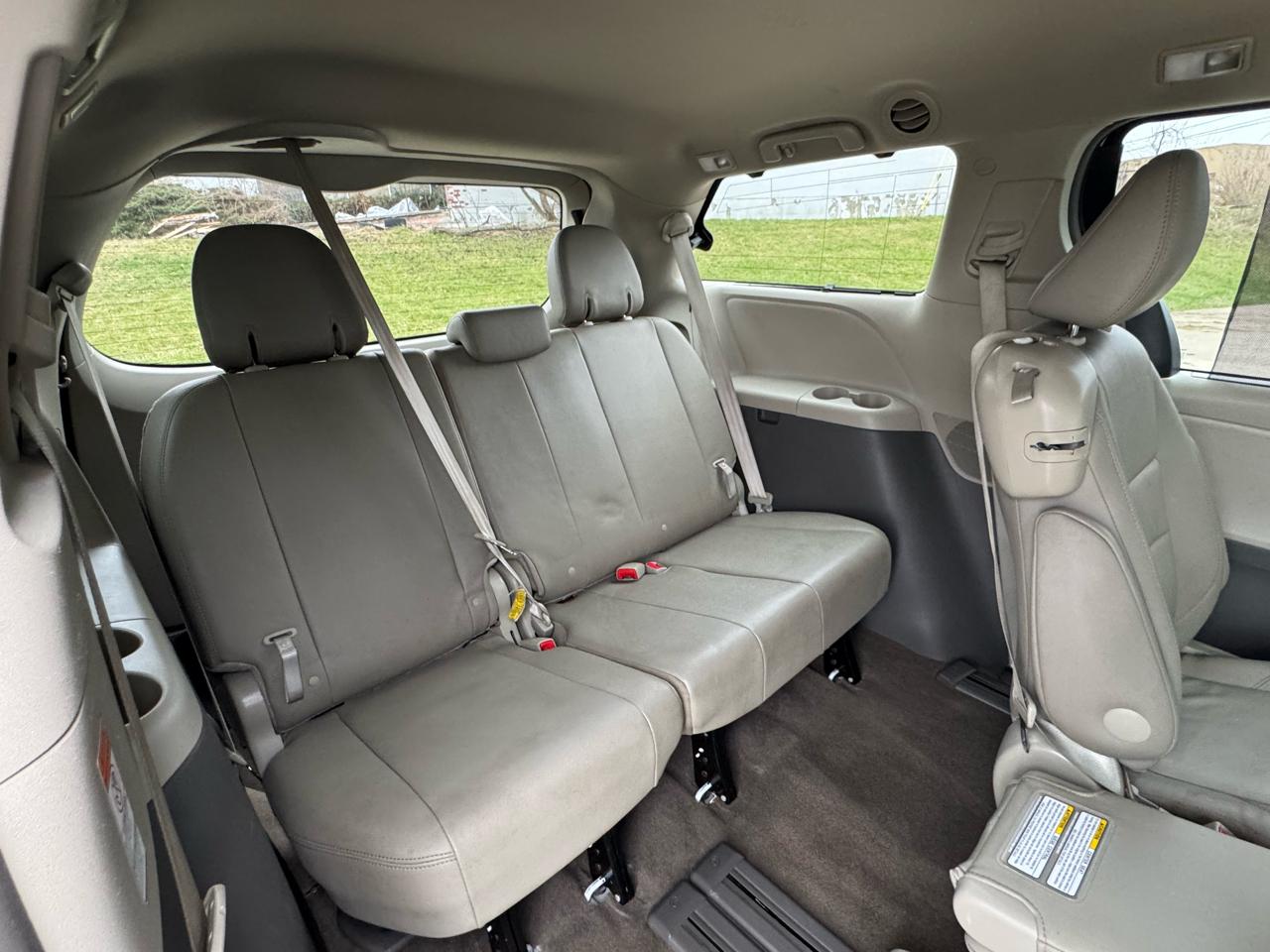 Toyota Sienna Limited Premium 7-Passenger 2017