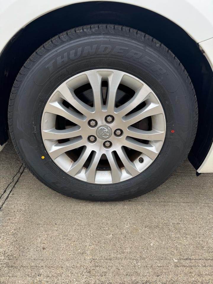 Toyota Sienna Limited Premium 7-Passenger 2017