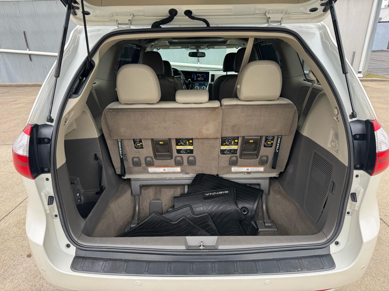 Toyota Sienna Limited Premium 7-Passenger 2017