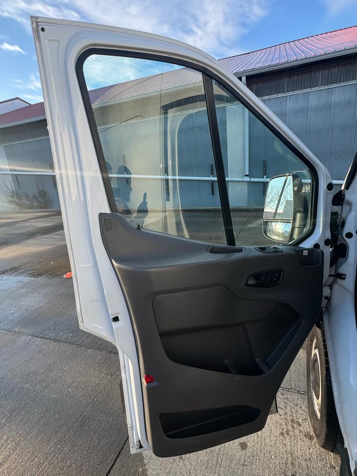 Ford Transit 250 Van Med. Roof w/Sliding Pass. 130-in. WB 2020