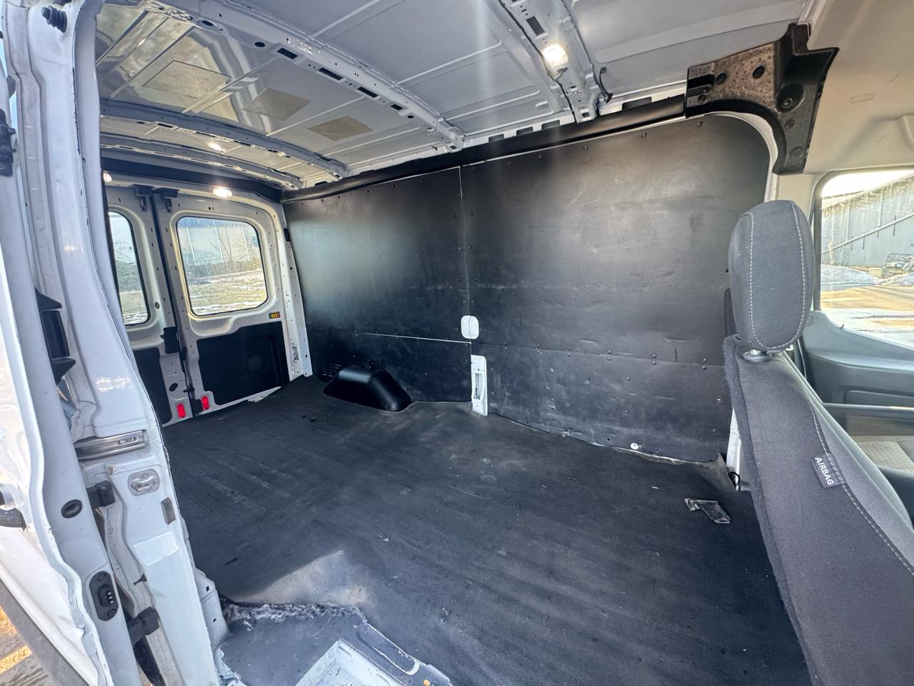 Ford Transit 250 Van Med. Roof w/Sliding Pass. 130-in. WB 2020