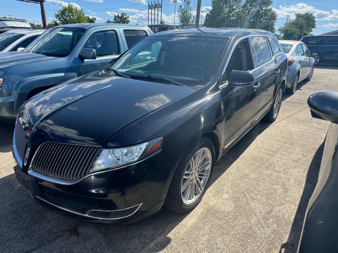 Lincoln MKT 3.5L with EcoBoost AWD 2016