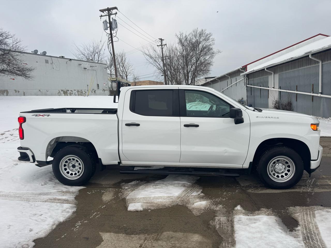 Chevrolet Silverado 1500 Custom Crew Cab Short Box 4WD 2021