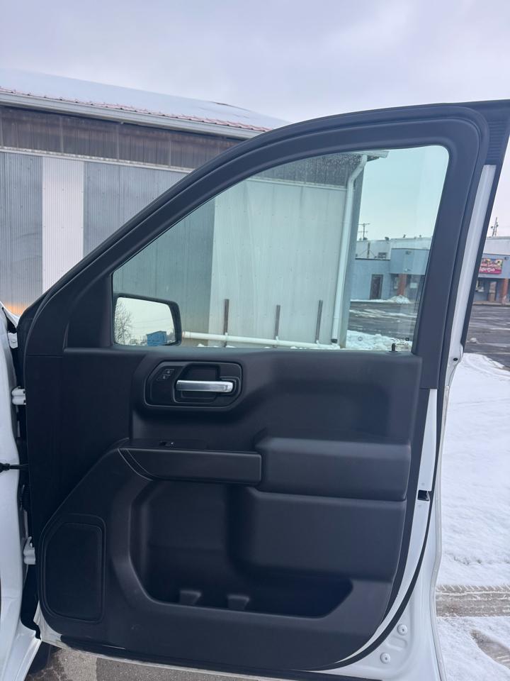 Chevrolet Silverado 1500 Custom Crew Cab Short Box 4WD 2021