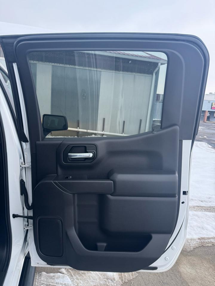 Chevrolet Silverado 1500 Custom Crew Cab Short Box 4WD 2021