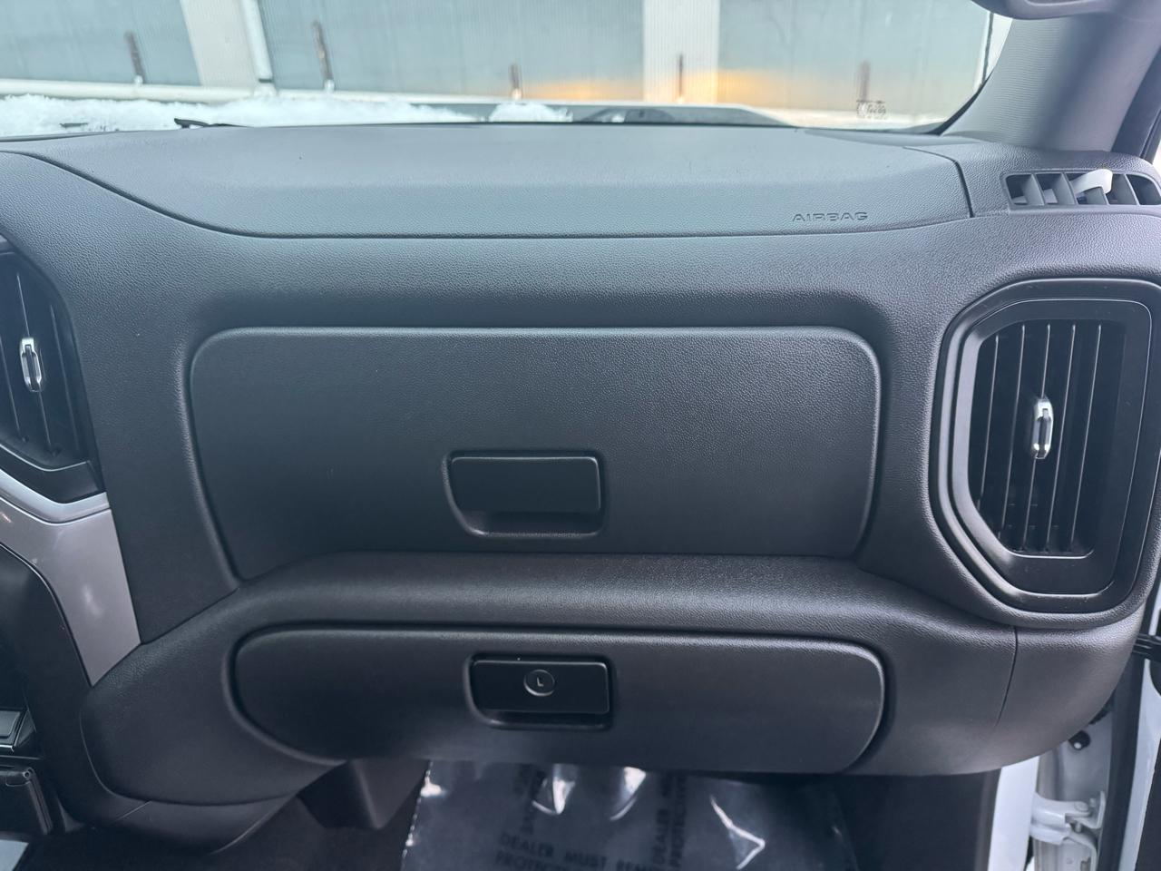 Chevrolet Silverado 1500 Custom Crew Cab Short Box 4WD 2021