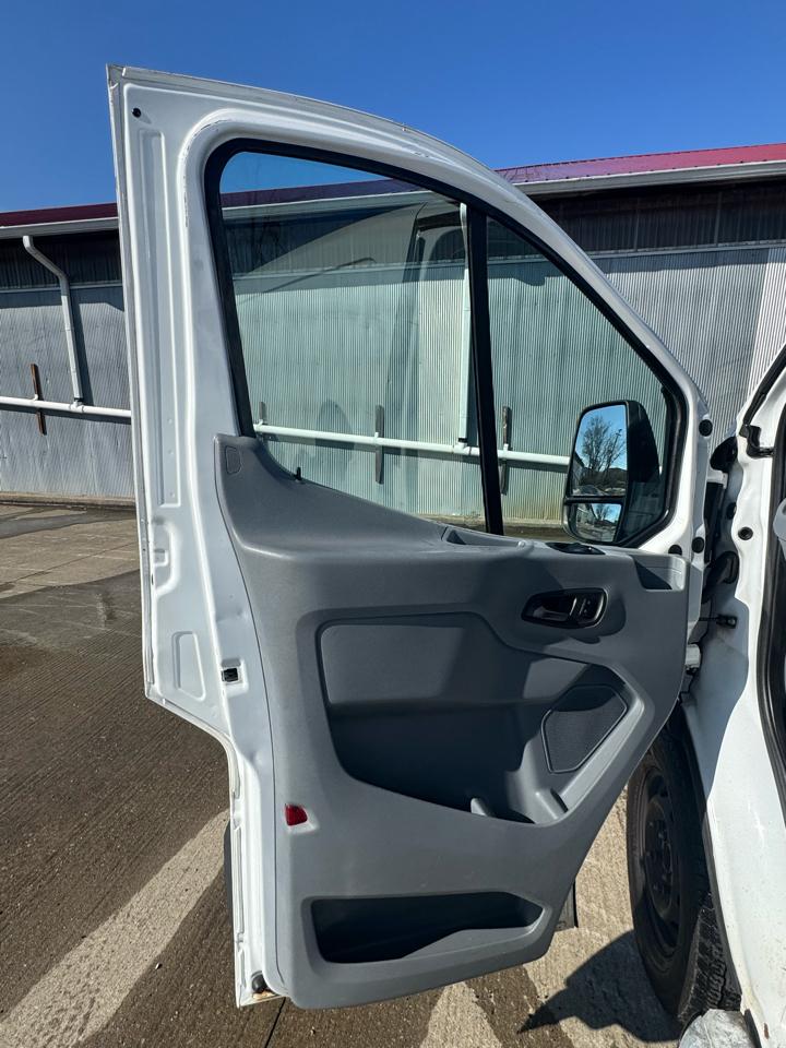 Ford Transit 250 Van Low Roof 60/40 Pass.130-in. WB 2015