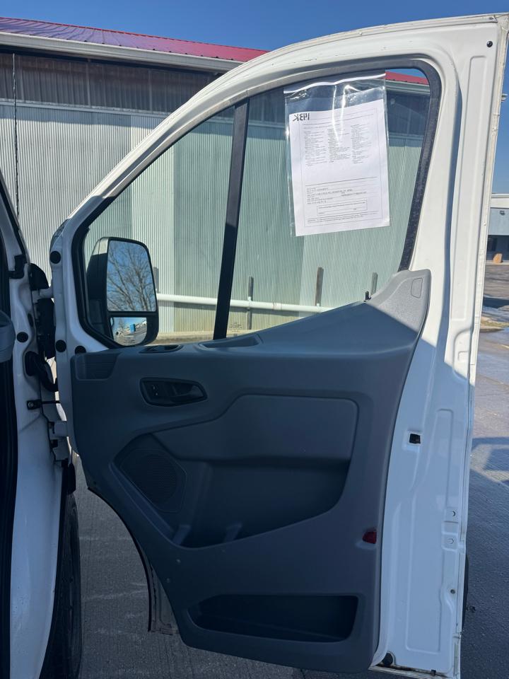 Ford Transit 250 Van Low Roof 60/40 Pass.130-in. WB 2015