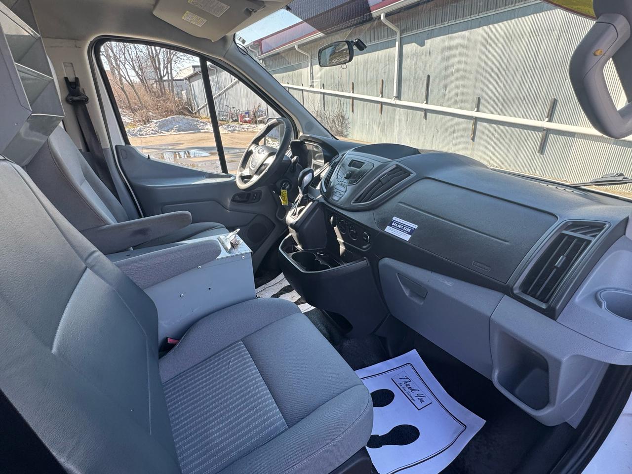 Ford Transit 250 Van Low Roof 60/40 Pass.130-in. WB 2015