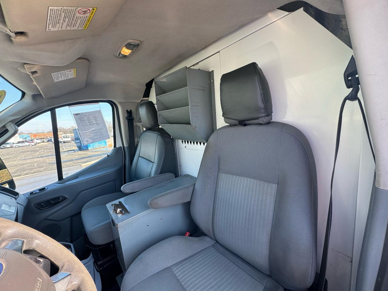 Ford Transit 250 Van Low Roof 60/40 Pass.130-in. WB 2015