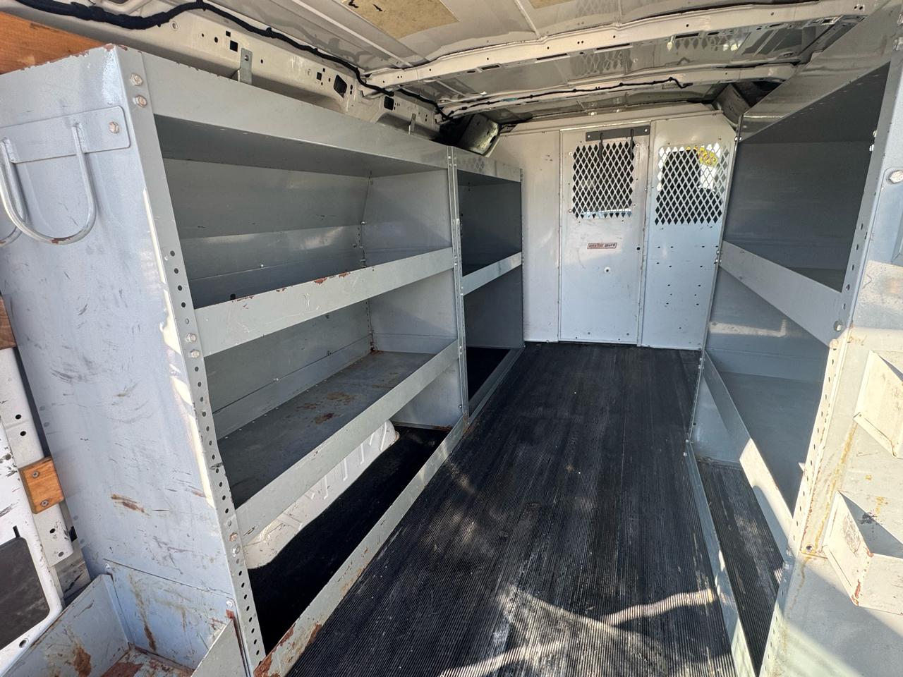 Ford Transit 250 Van Low Roof 60/40 Pass.130-in. WB 2015