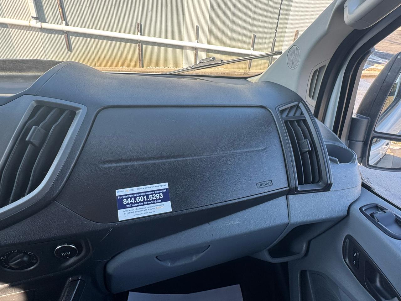 Ford Transit 250 Van Low Roof 60/40 Pass.130-in. WB 2015