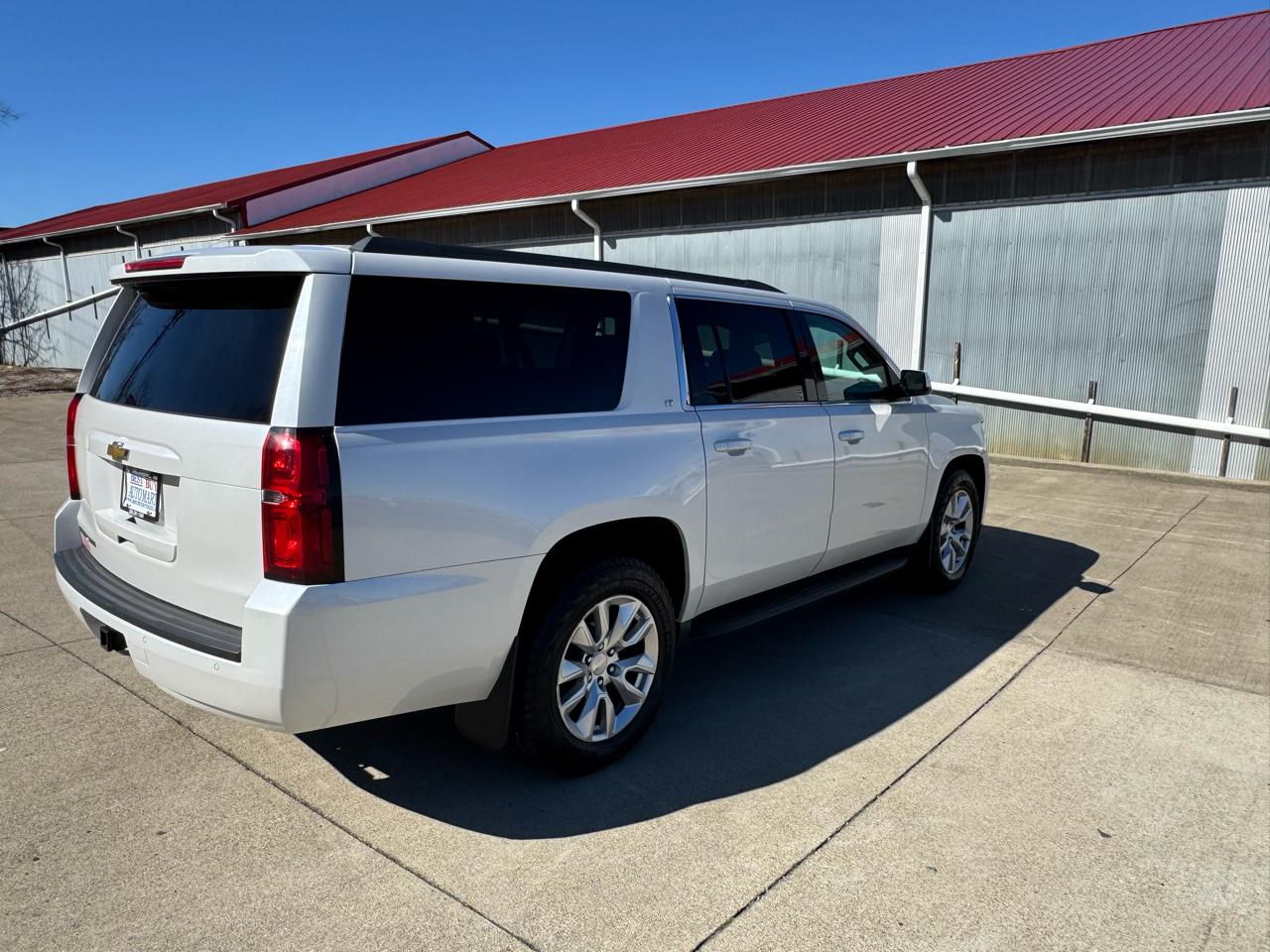 Chevrolet Suburban LT 4WD 2016