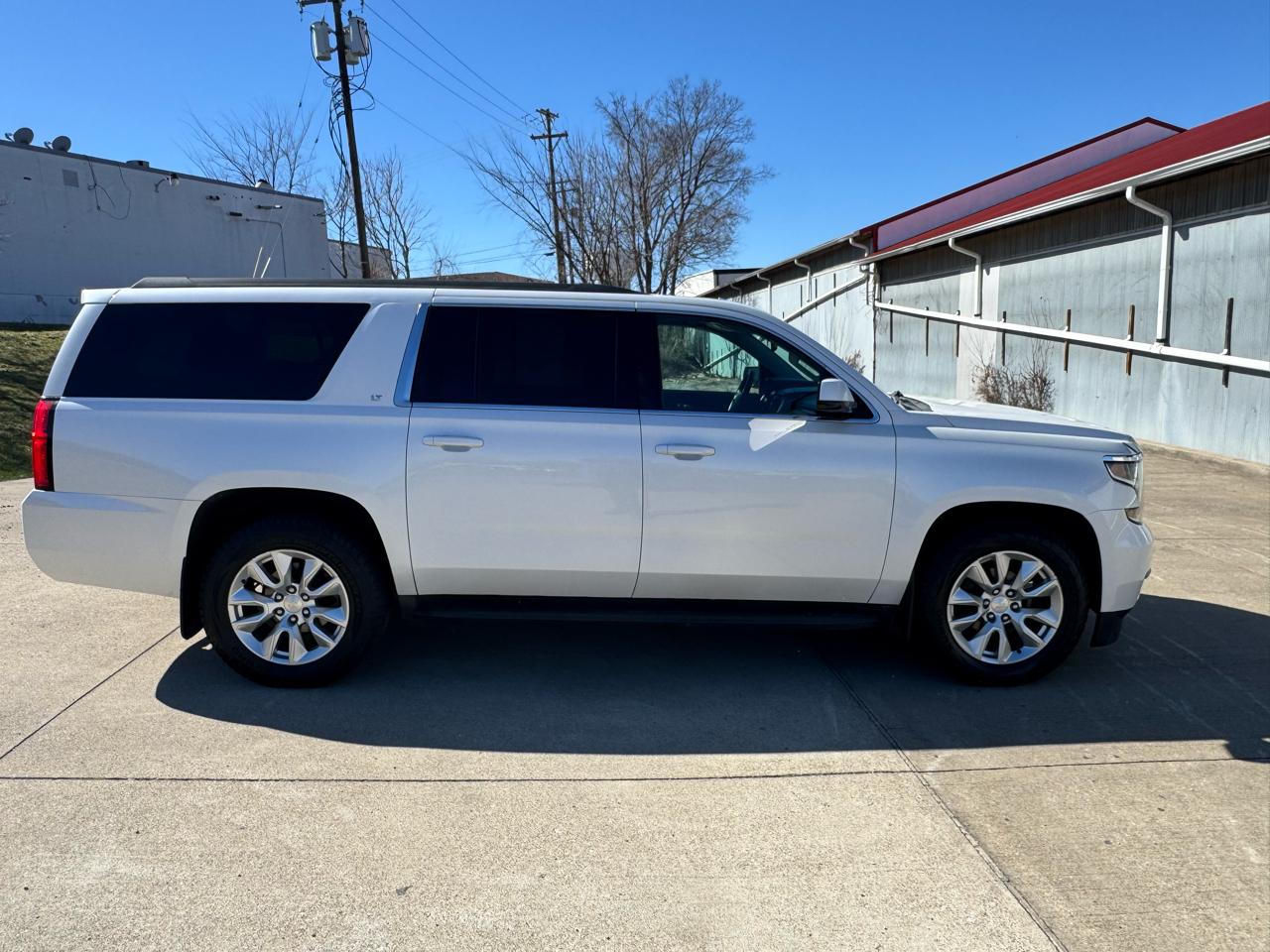 Chevrolet Suburban LT 4WD 2016