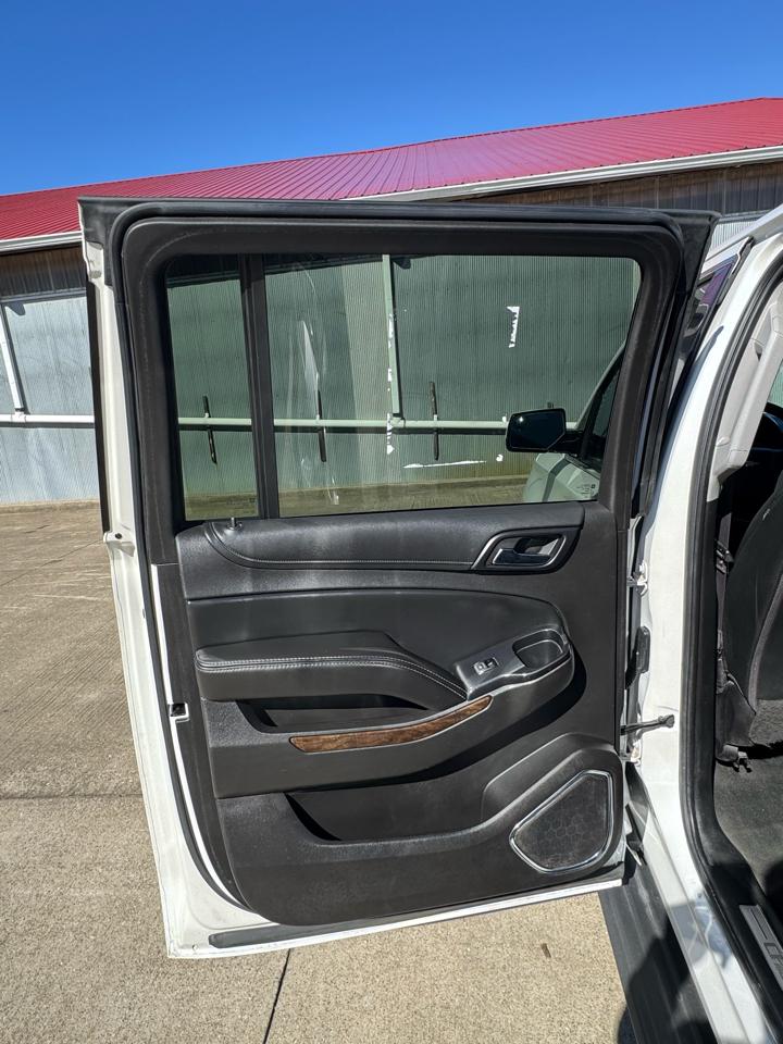 Chevrolet Suburban LT 4WD 2016