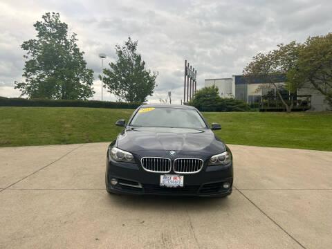 BMW 5-Series 528i 2015