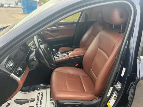 BMW 5-Series 528i 2015