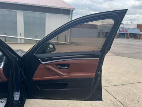 BMW 5-Series 528i 2015